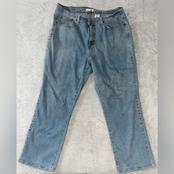 Levis Womens 550 Relaxed Bootcut Jeans Size 20M Light Wash Great Condition - Picture 1 of 4